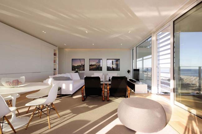 Luxury beach penthouse by JM Architecture