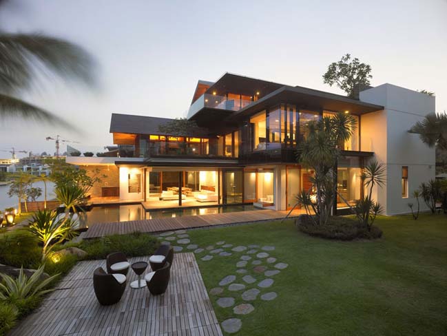No Fifty8 waterfront villa in Singapore