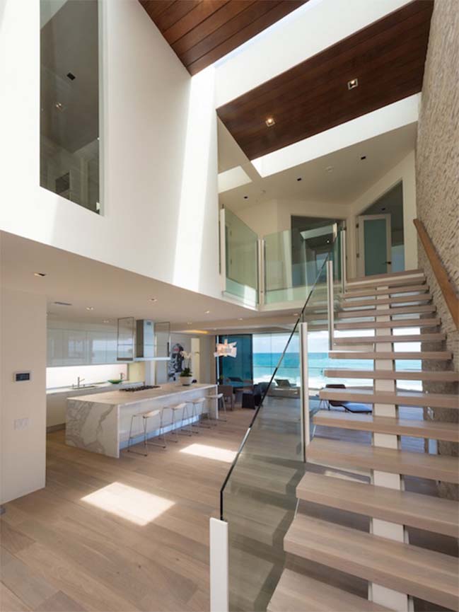 Malibu frontbeach villa with generous 270 views