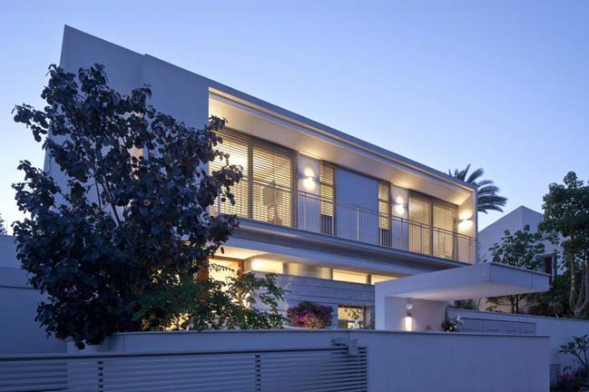 Herzeliyya House by Amitzi Architects