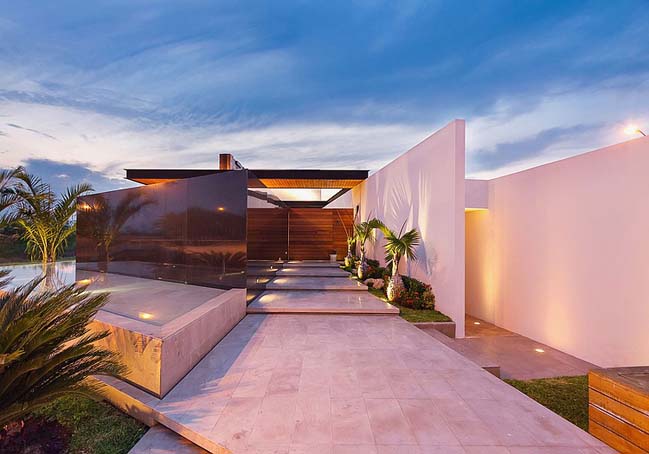PL2 House: Luxury villa in Mexico
