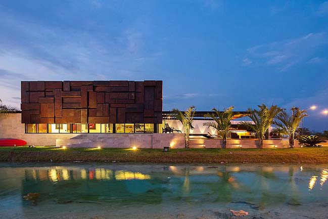 PL2 House: Luxury villa in Mexico