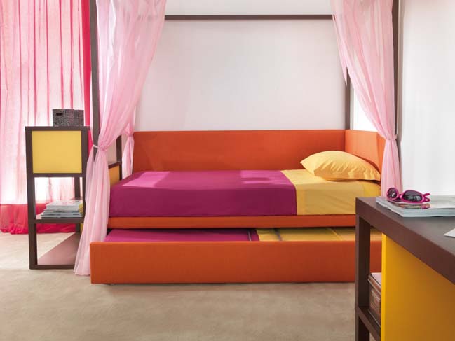 Colorful childern bedrooms from Dearkids