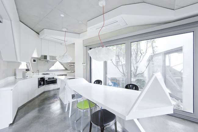 Blooming House by IROJE KHM Architects
