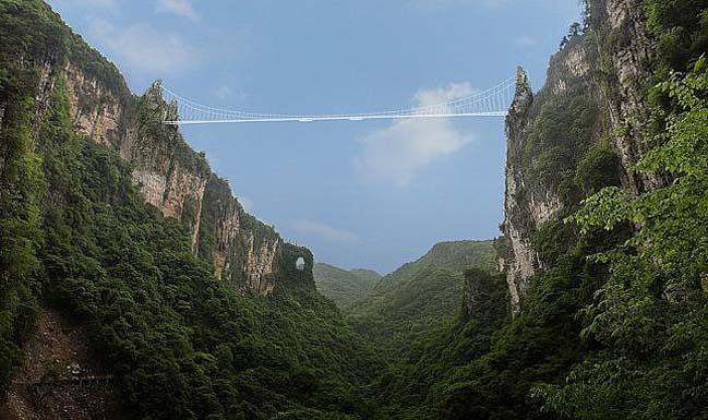 World's longest and highest glass-bottom bridge in China