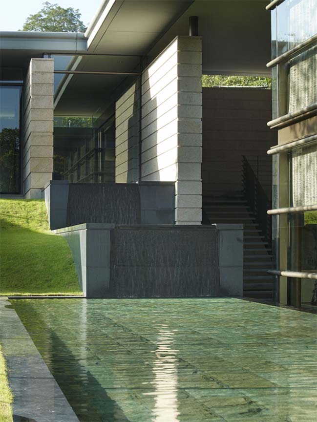 Leedon Park House: Luxury villa in Singapore