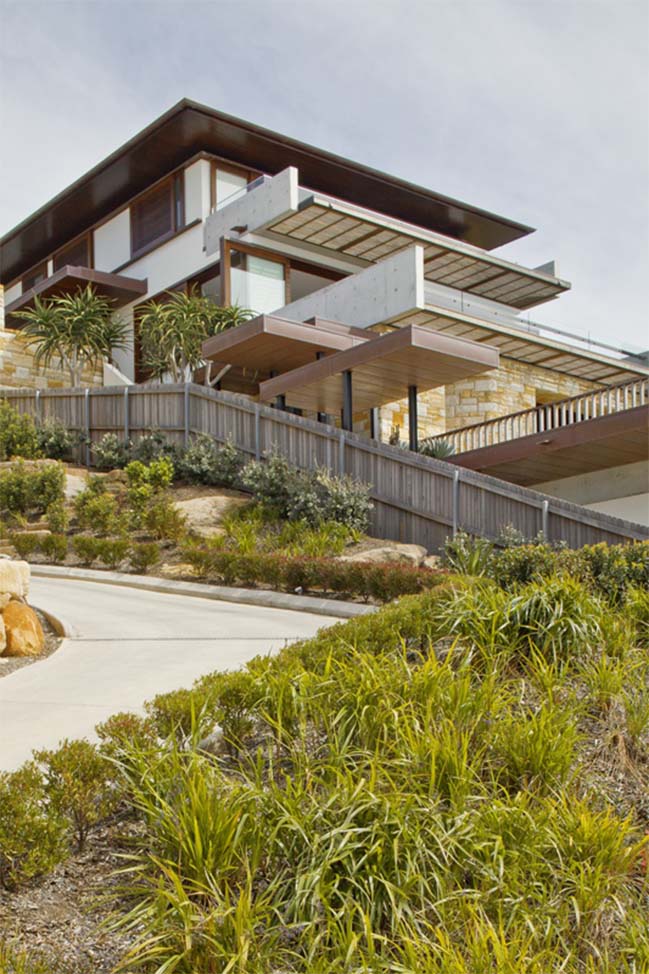 Little Reef House: Modern villa by Richard Cole Architecture