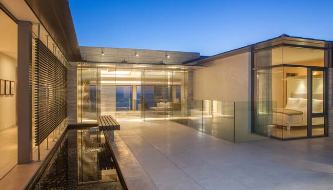 Luxury villa in Southern California by Horst Architects