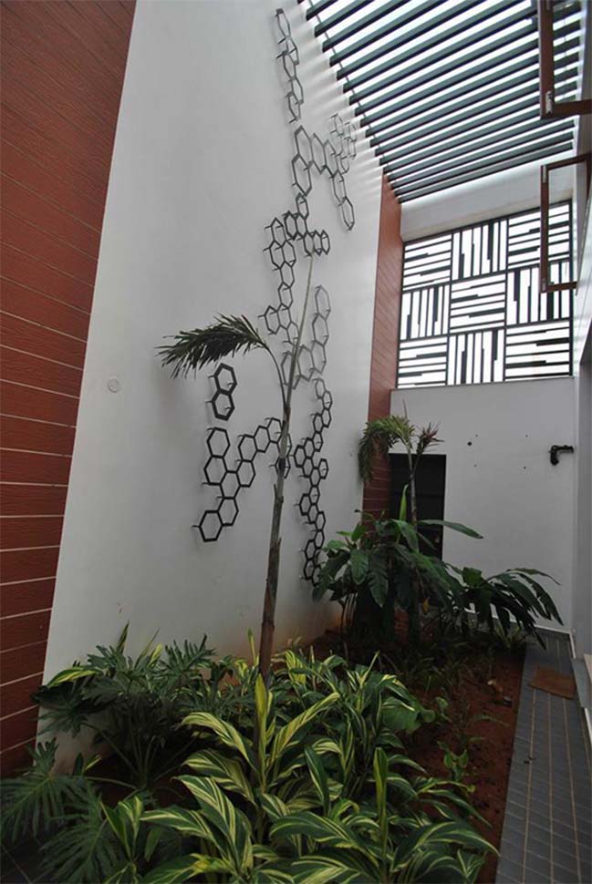 Modern villa by Murali Architects