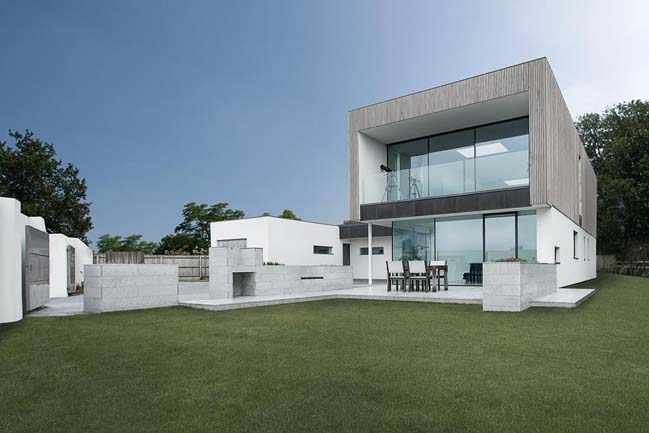 Zinc House by OB Architecture