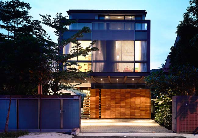 Luxury villa by HYLA Architects
