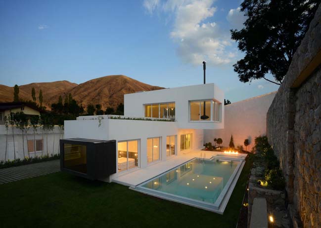 Modern villa by Sohrab Rafat Architecture Group