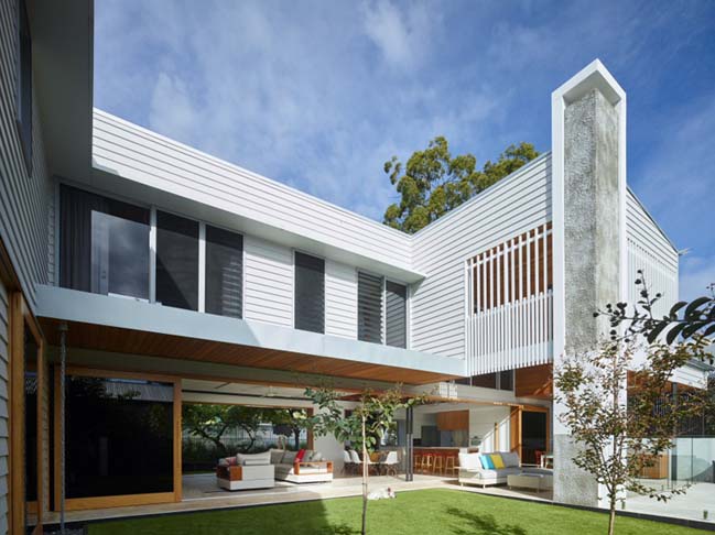 Contemporary house with 3 courtyard in Australia