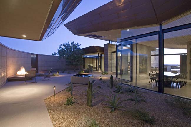 Desert contemporary house design in Arizona, USA