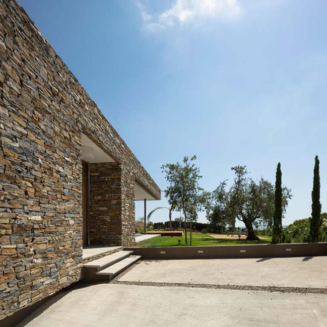 Stone House by Marion Regitko Architects