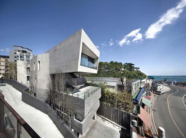Luxury concrete house by Architect K