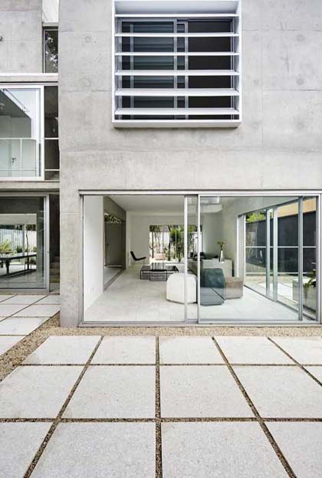 Concrete house by Metro Arquitetos