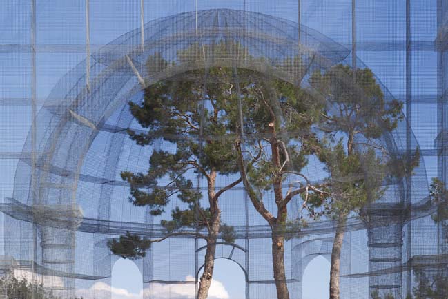 Transparent church using wire mesh by Edoardo Tresoldi