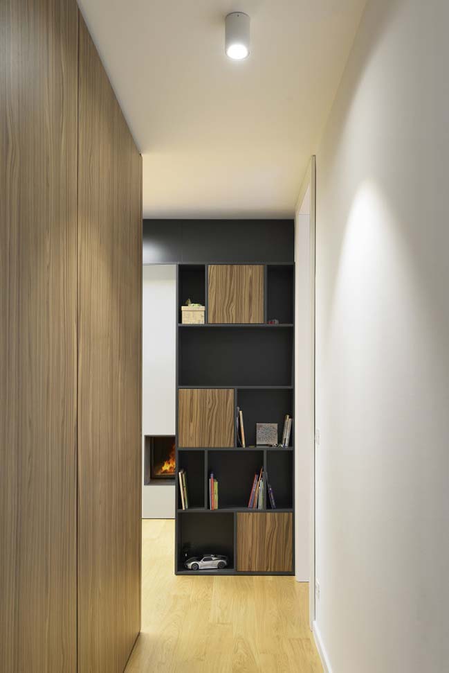 Modern apartment with smart layout by SoNo Architects