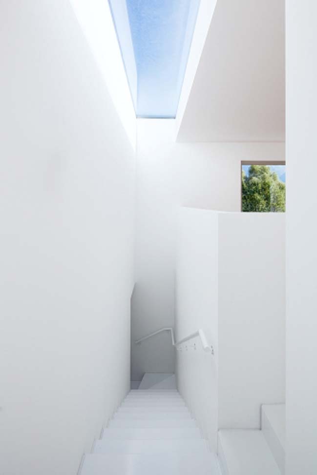 White modern villa by SCAPE