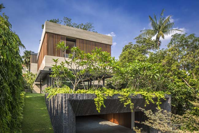 Luxury villa in Singapore by Wallflower Architecture