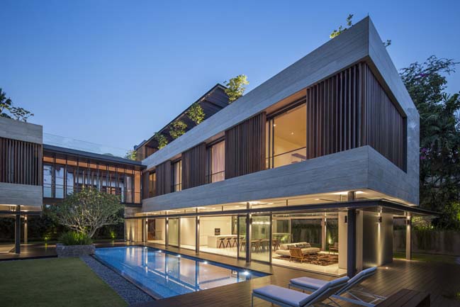 Luxury villa in Singapore by Wallflower Architecture