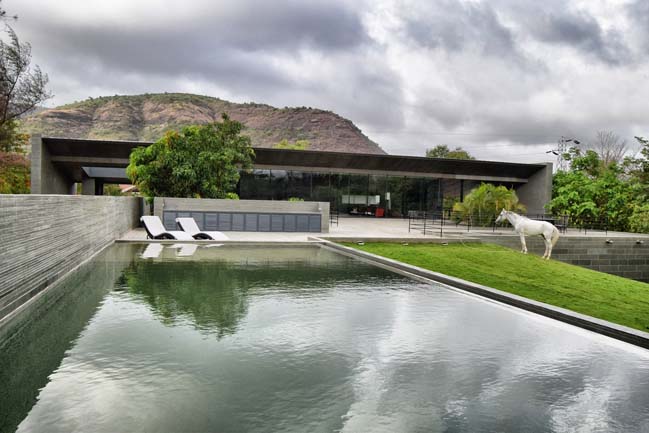 Luxury villa in India by SPASM Design Architects