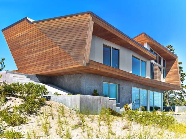 Cape Cod Beach House by Hariri & Hariri Architecture