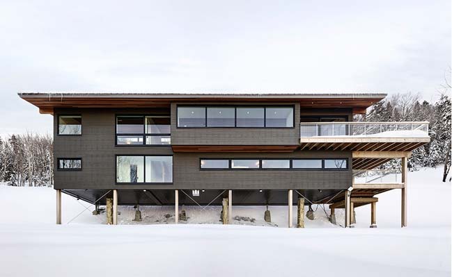 Modern ski chalet in Canada by RobitailleCurtis