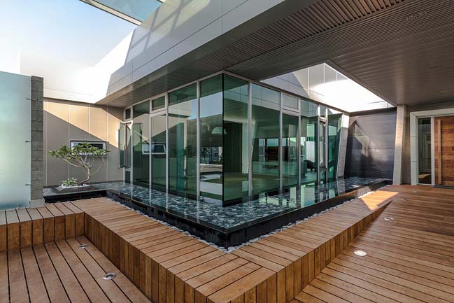 Courtyard House by Dotze Innovations Studio