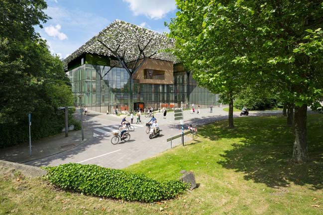 Goede Doelen Loterijen Office by Benthem Crouwel Architects