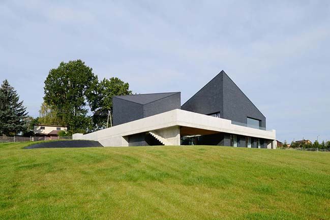 House in Krostoszowice by RS+ Robert Skitek