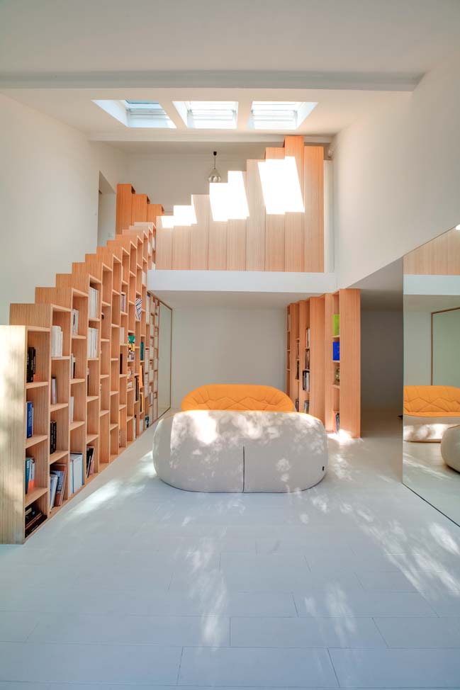 Bookshelft House by Andrea Mosca