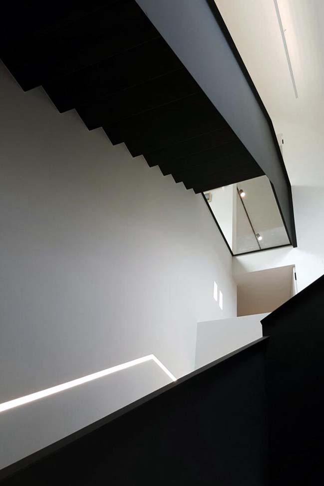 Black Modern Villa by K2A