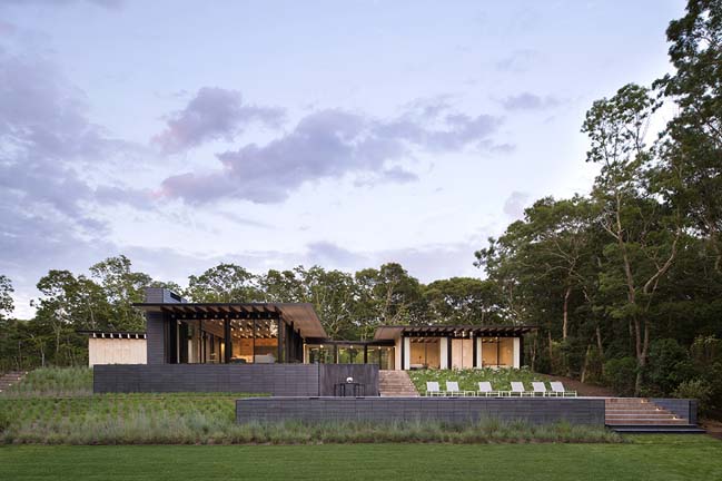 Luxury modern villa in New York by Bates Masi Architects