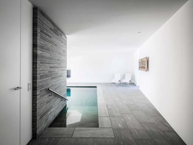 Modern residence by Corneille Uedingslohmann Architekten
