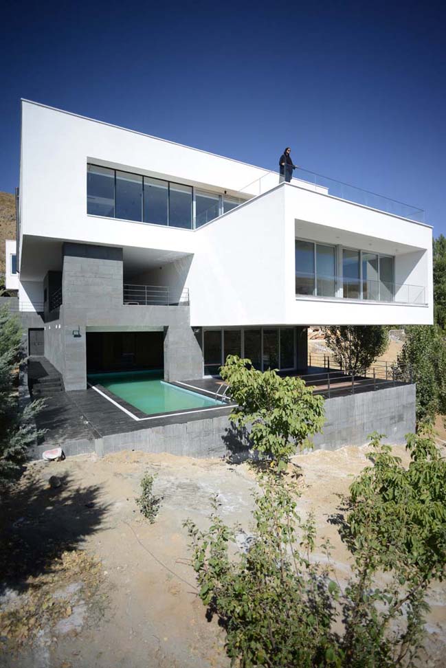 Modern villa in Iran by Arsh 4D Studio