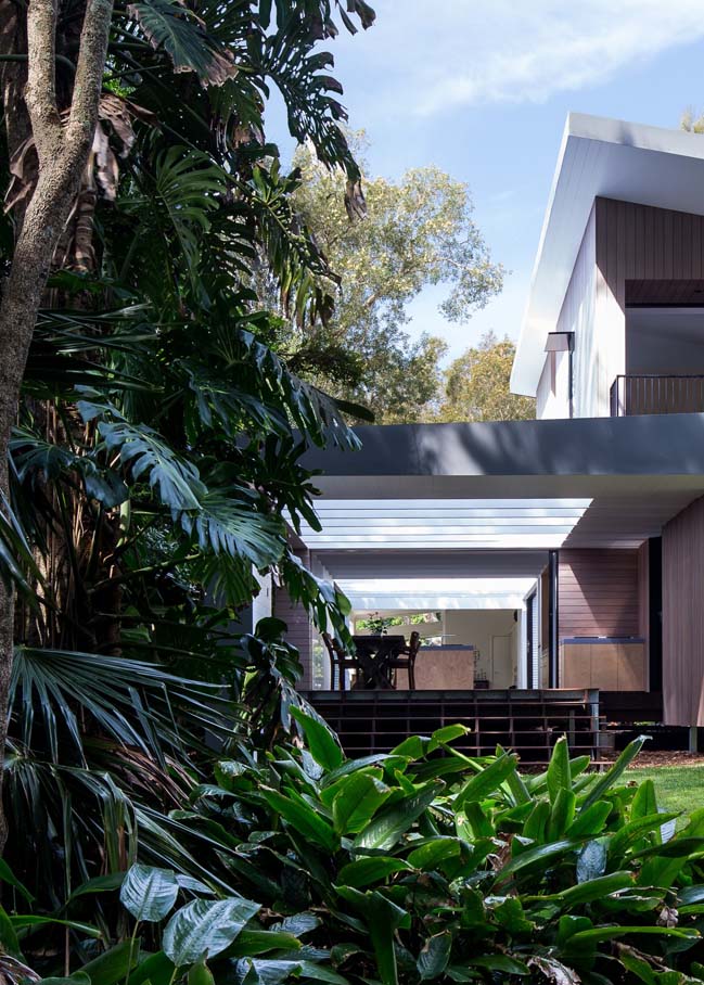 Contemporary beach house in Sydney by pH plus