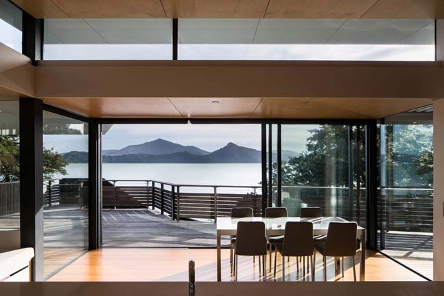 Moetapu Beach House by PARSONSON Architects