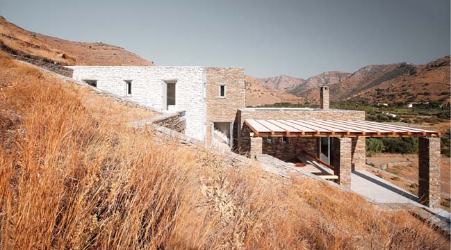 Rocksplit House by Cometa Architects