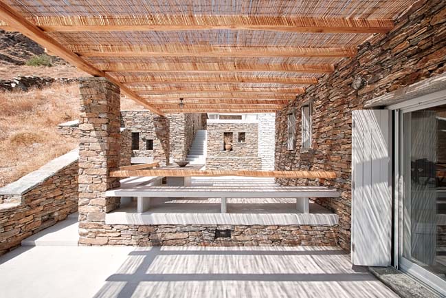 Rocksplit House by Cometa Architects