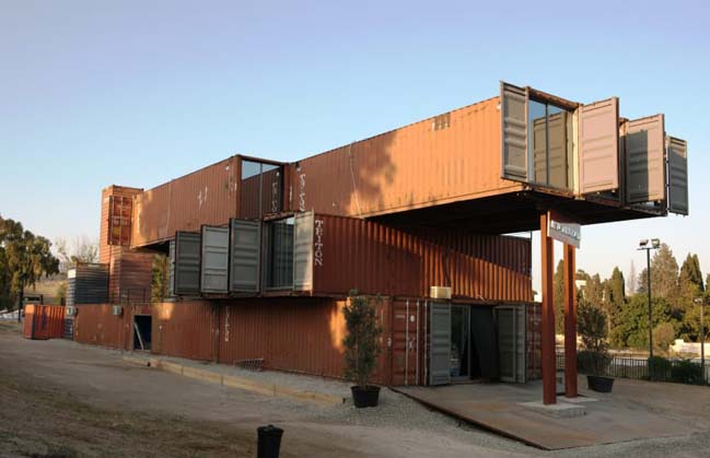 Temporary museum using container in Tunisia by Architects In Rome