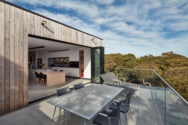 Blairgowrie Beach House by DX Architects