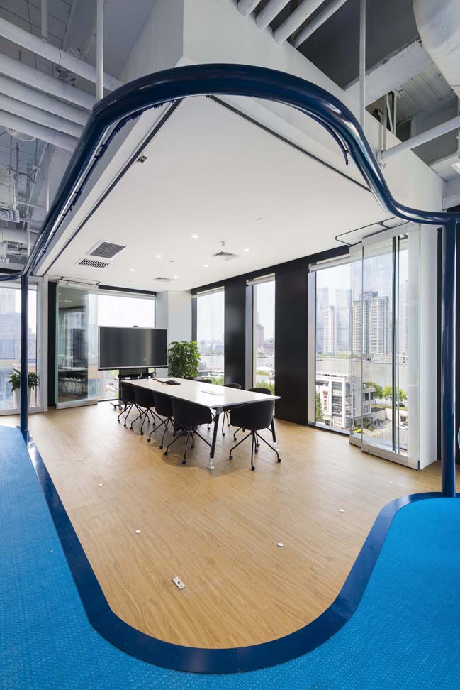 Underwater Office Space in Shanghai by 100architects