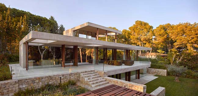 Luxury modern house in the Pine Forest by Ramón Esteve Estudio