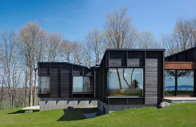 Michigan Lake House by Desai Chia Architecture
