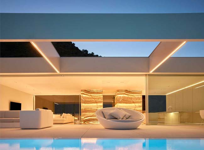 Luxury villa in Valencia by Ramón Esteve Estudio