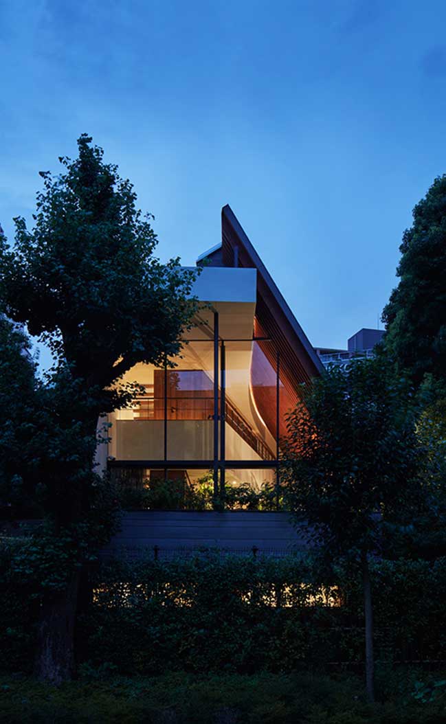 House of Glittering Leaves by Hiroshi Nakamura & NAP