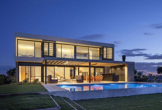 Luxury modern villa in Argentina by GMARQ