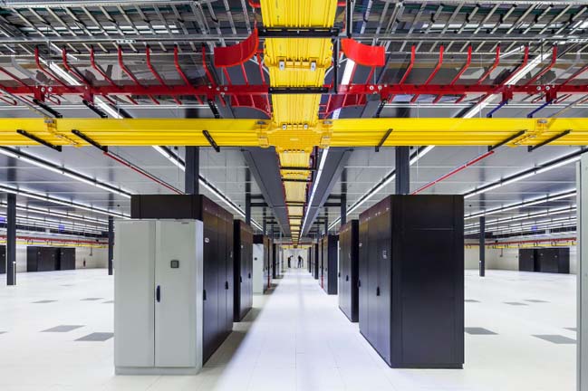 Datacenter AM4 by Benthem Crouwel Architects